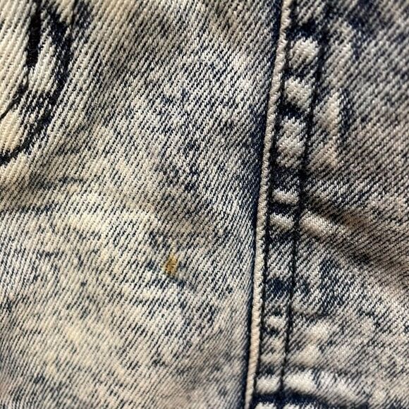 𝅺wild Fable woman’s acid wash jean shorts - Picture 3 of 12